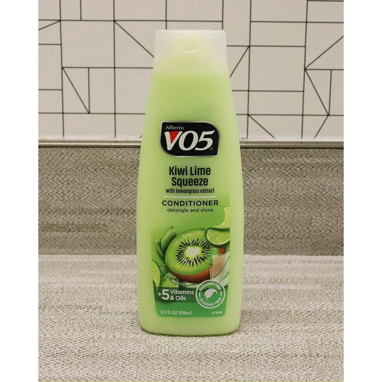 V05 KIWI LIME SQUEEZE WITH LEMONGRASS EXTRACT CONDITIONER DETANGLE AND SHINE